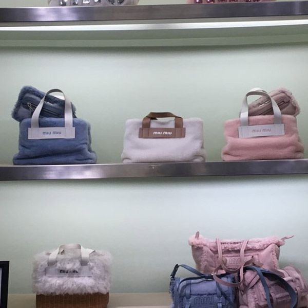 【超可愛】ミュウミュウ シープスキン バッグ コピー★ふわふわキュート5BA085